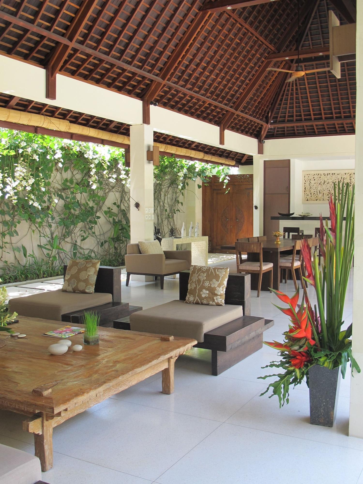 Nyaman Hotel 4*