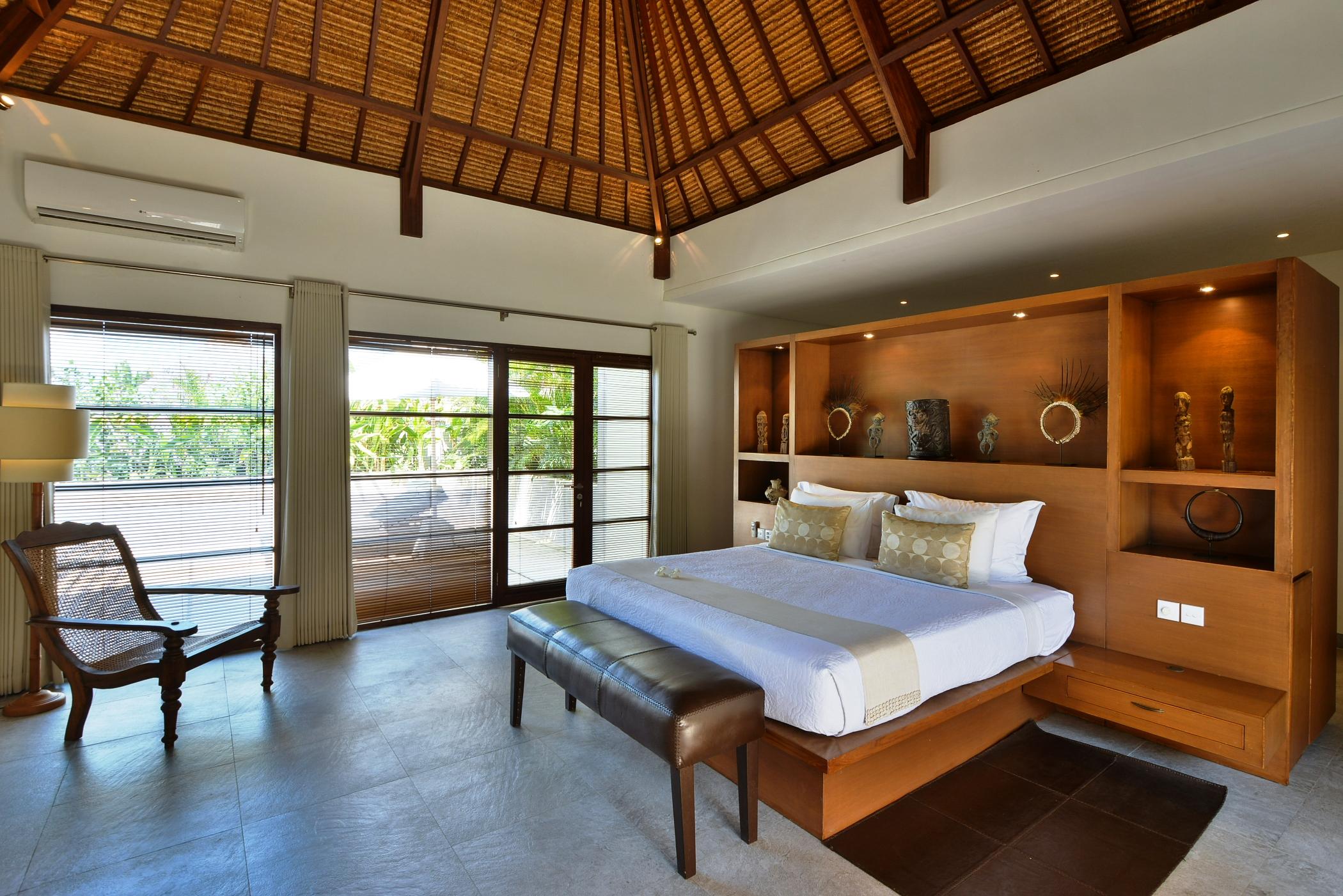 Nyaman Hotel 4*