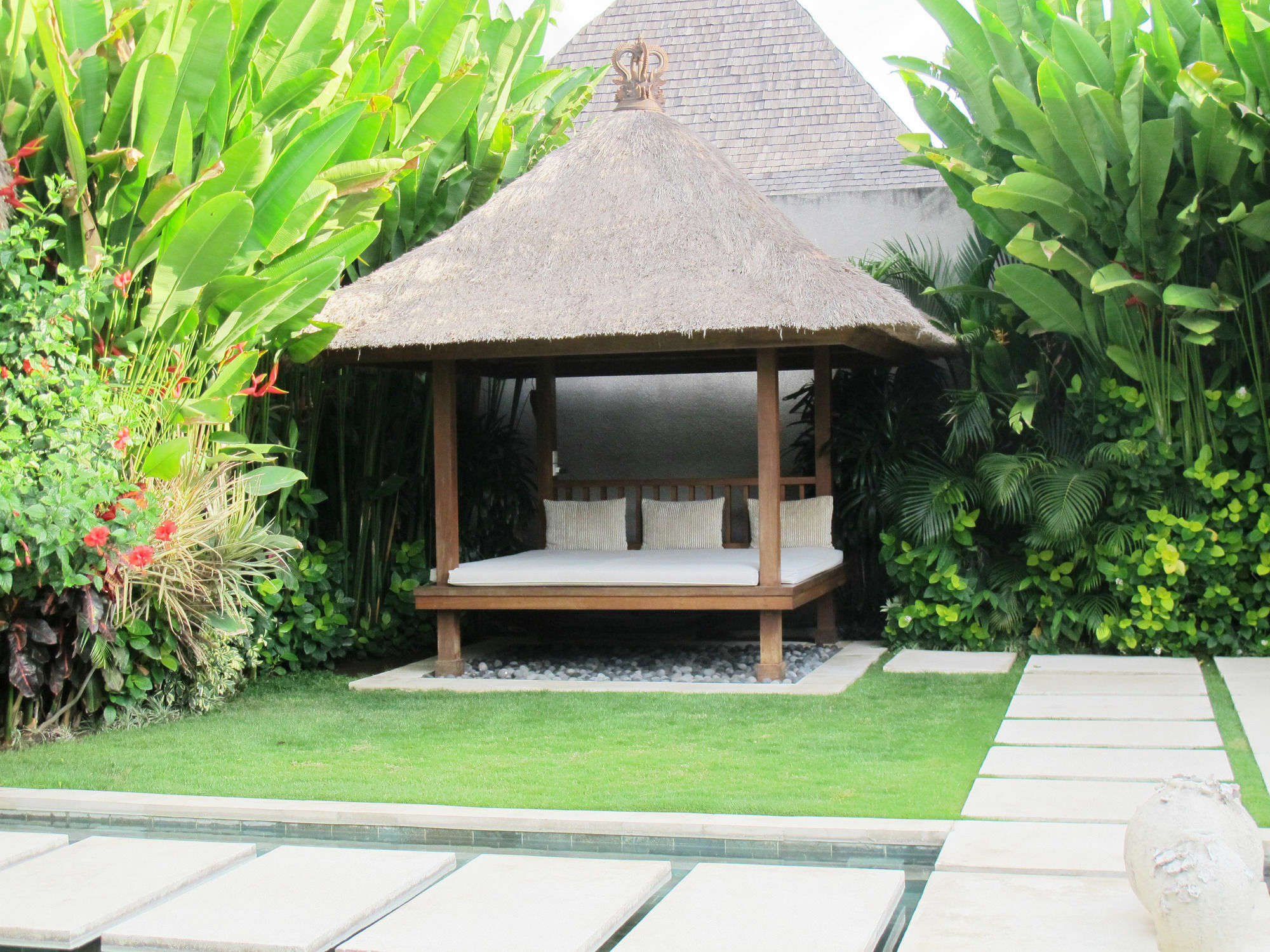 Nyaman Hotel Seminyak (Bali)